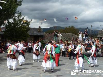 Majaelrayo - Pueblos arquitectura negra - Fiesta de los danzantes, Santo Niño; amigos senderistas